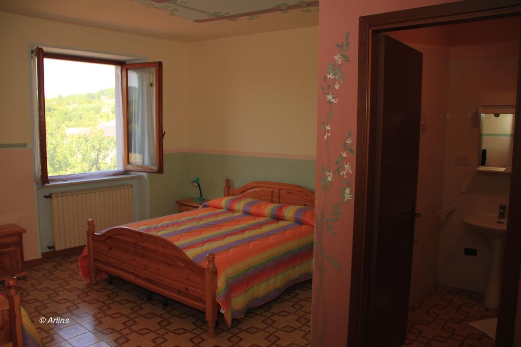 Agriturismo La Praduscella 피비쟈노 객실 사진